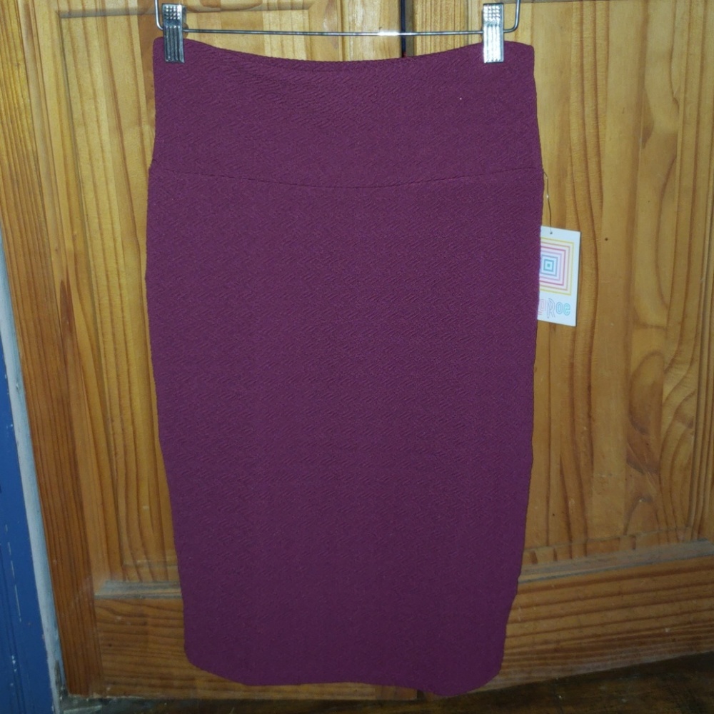 LulaRoe Cassie Skirt/Cowl Scarf